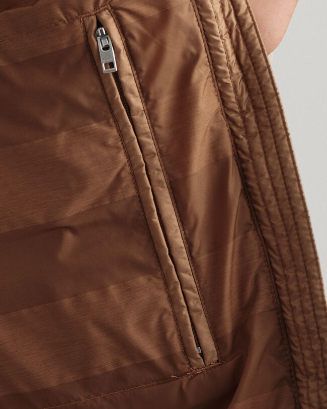 Piumino smanicato leggero