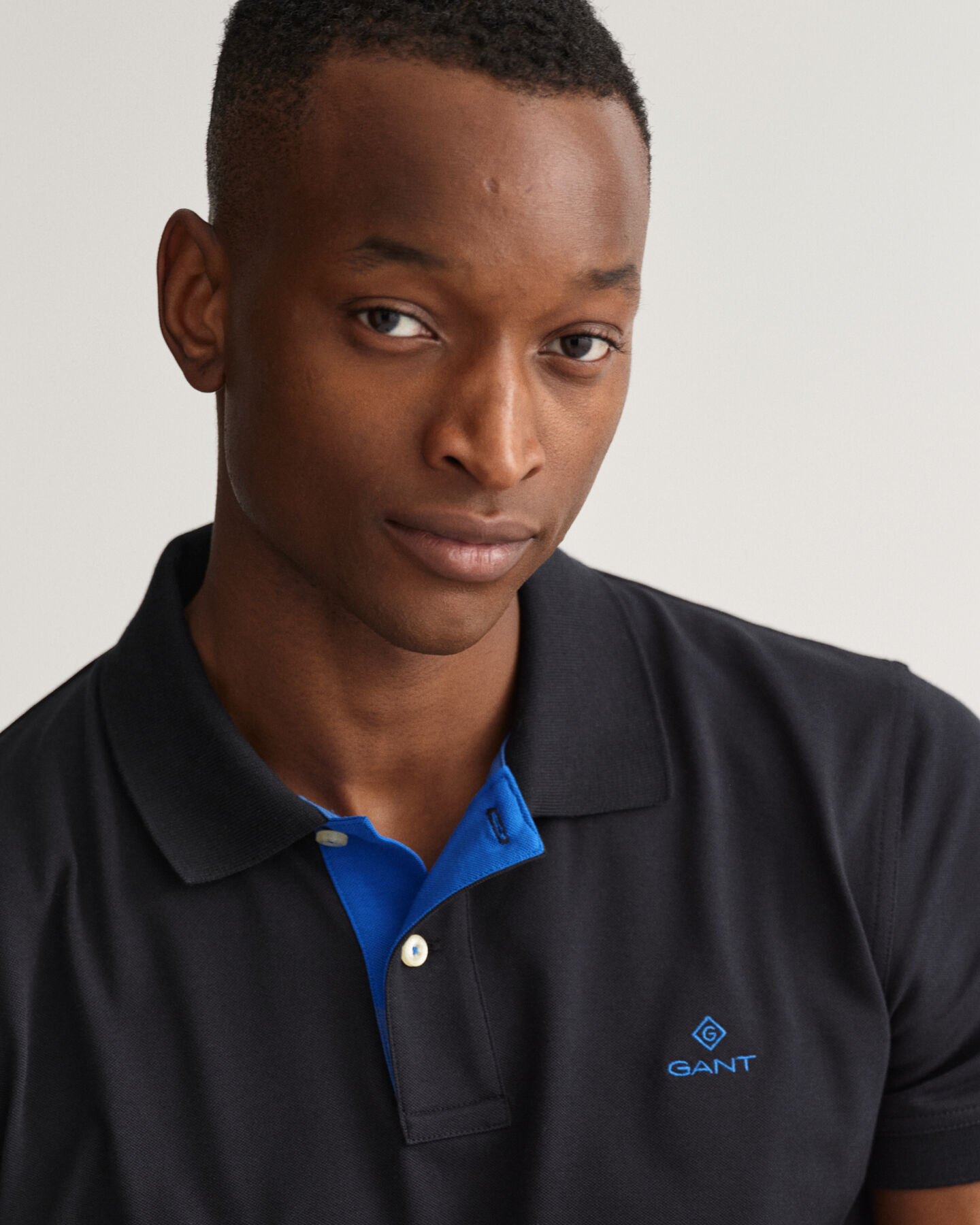 Rugger in piqué con colletto a contrasto