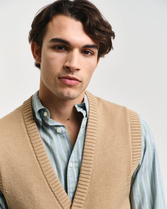 Gilet in lana con bottoni