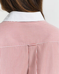 Camicia a righe con colletto a contrasto oversize