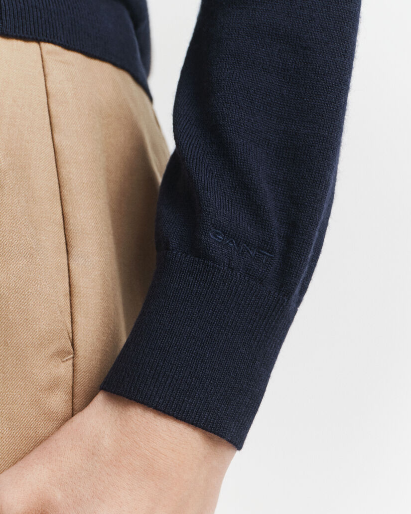 Maglia a collo alto in finissima lana merino