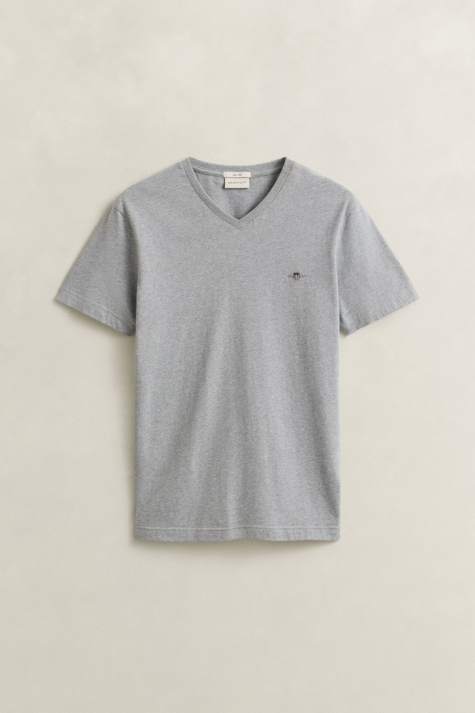 T-shirt Shield con scollo a V slim fit