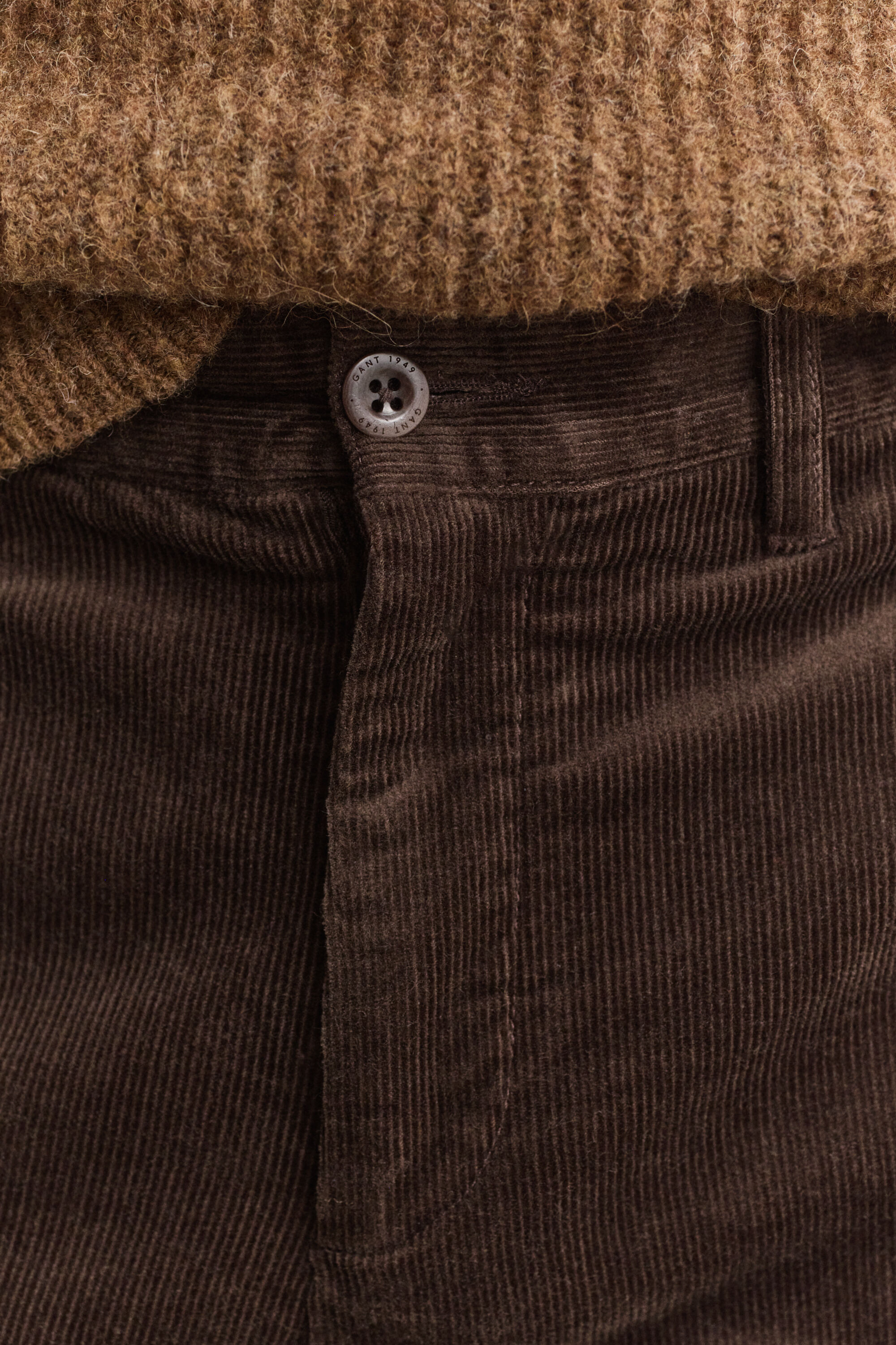 Pantaloni chino in velluto a coste regular