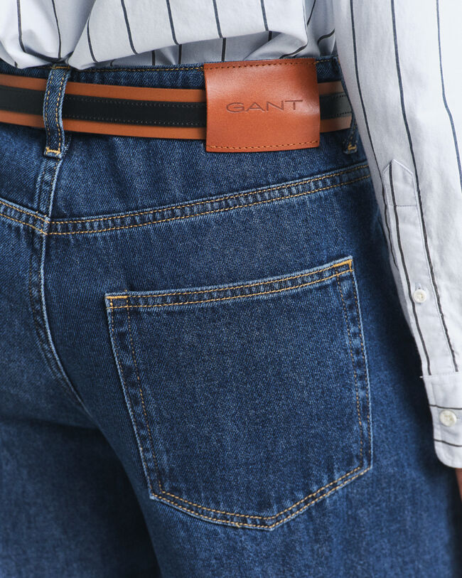 Jeans a vita bassa e gamba ampia