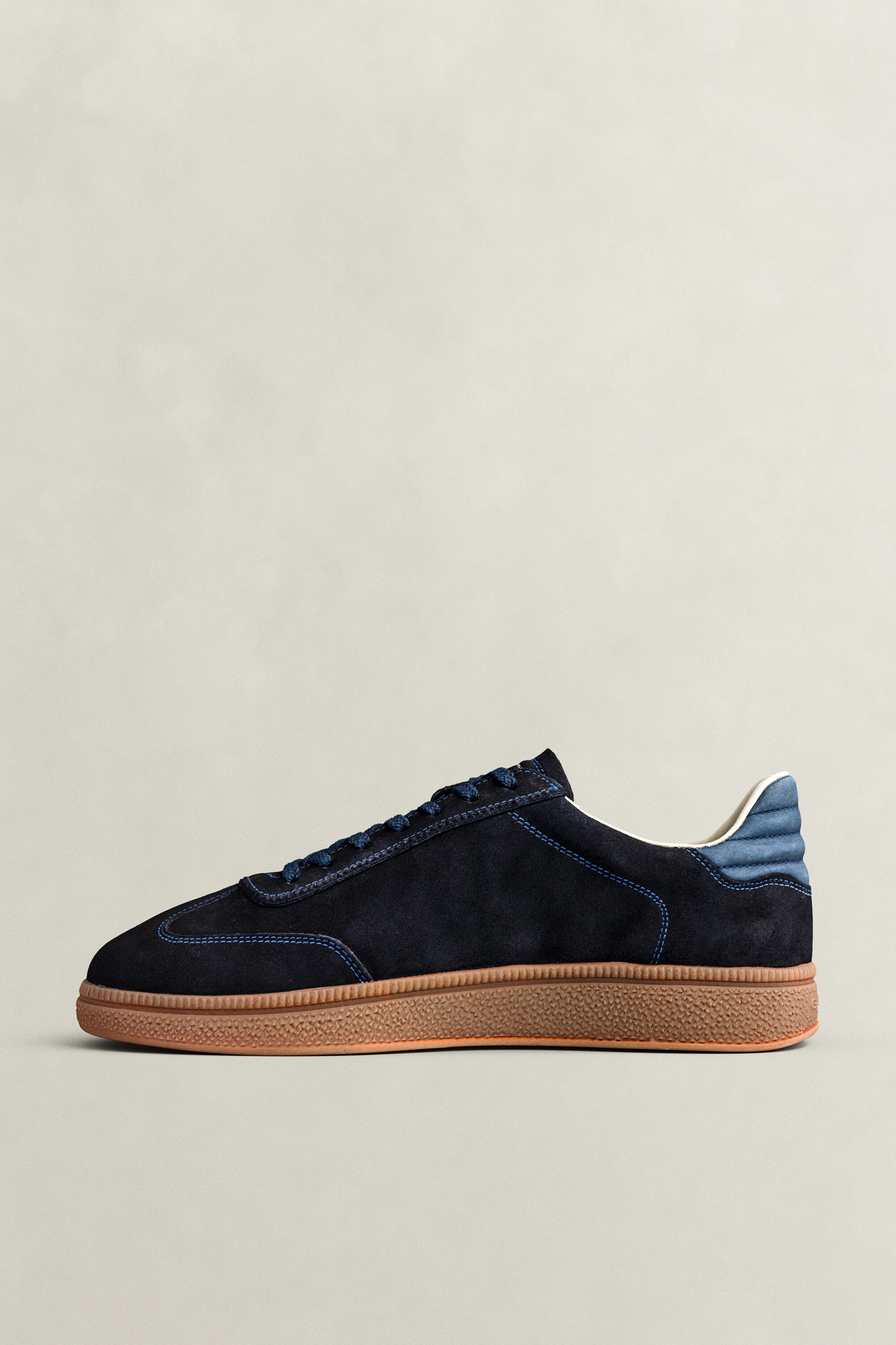 Sneakers Cuzmo in camoscio