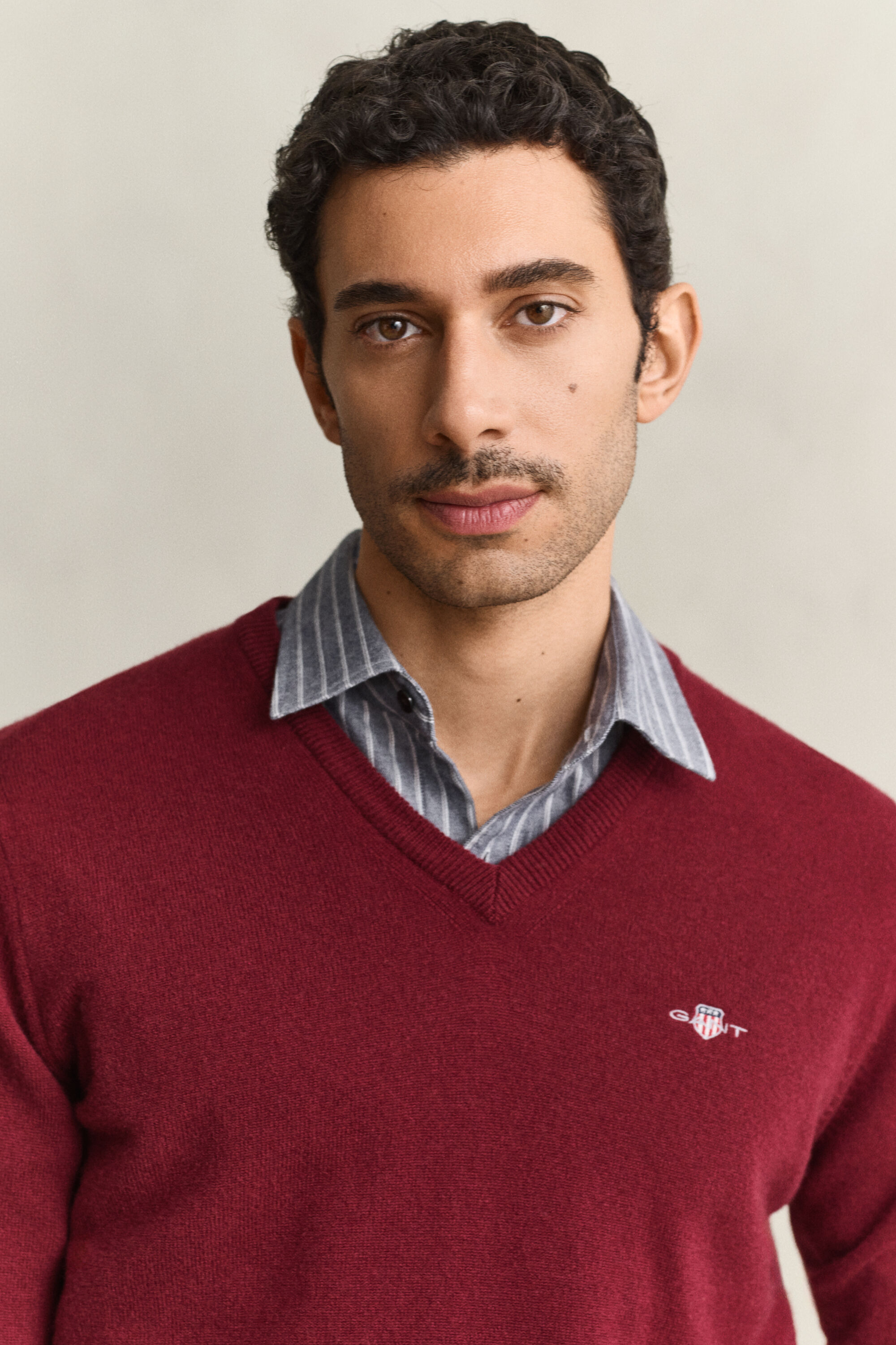 Maglia con scollo a V in lana d’agnello