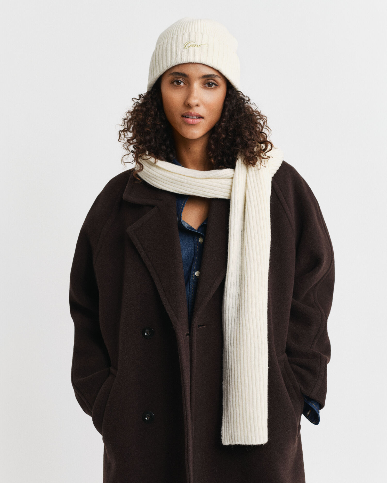 Set regalo berretto e sciarpa Script