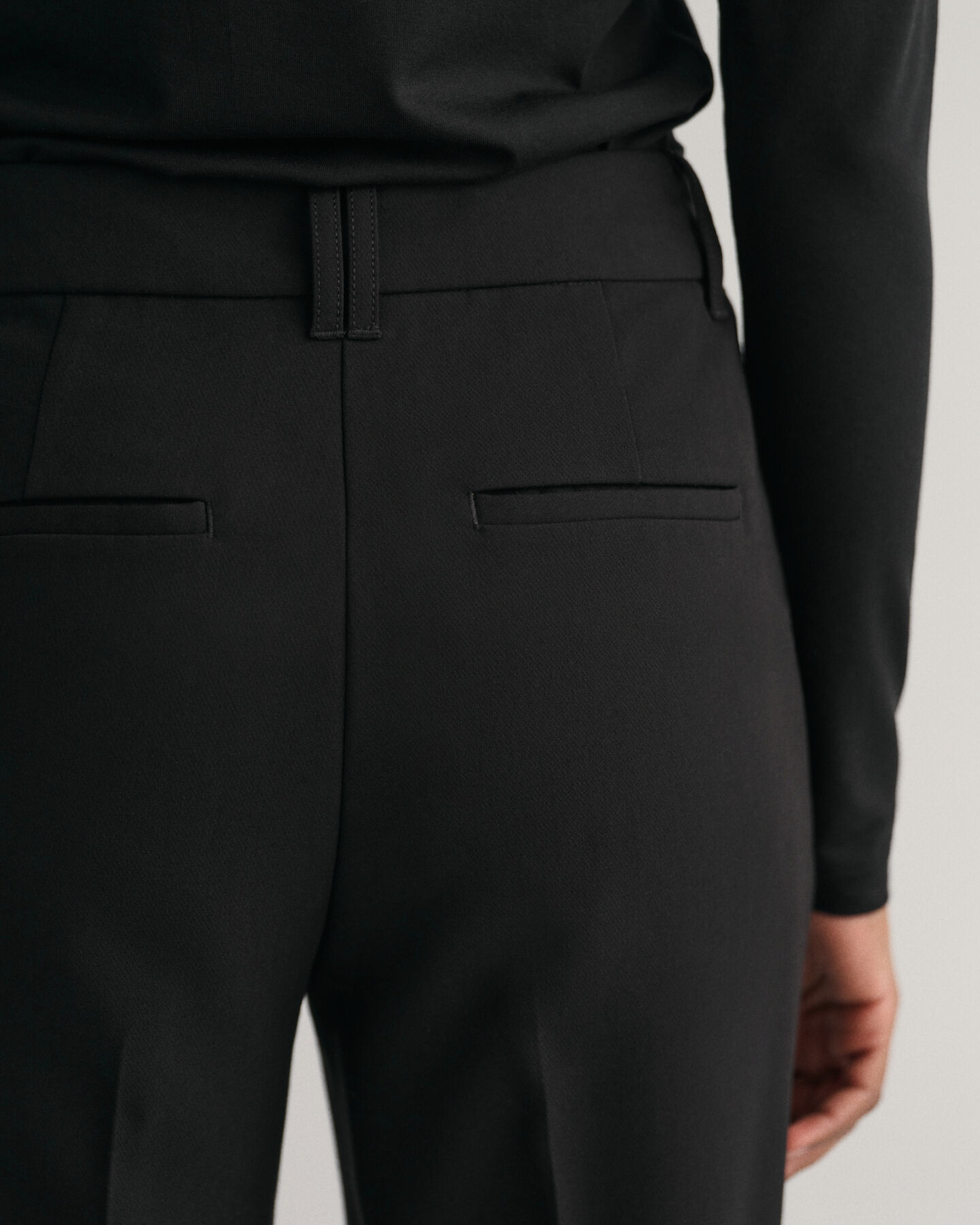 Pantaloni eleganti svasati slim fit