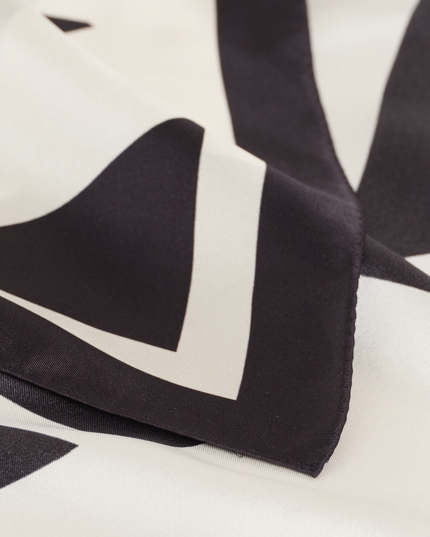 Sciarpa in seta Quadrat Logo