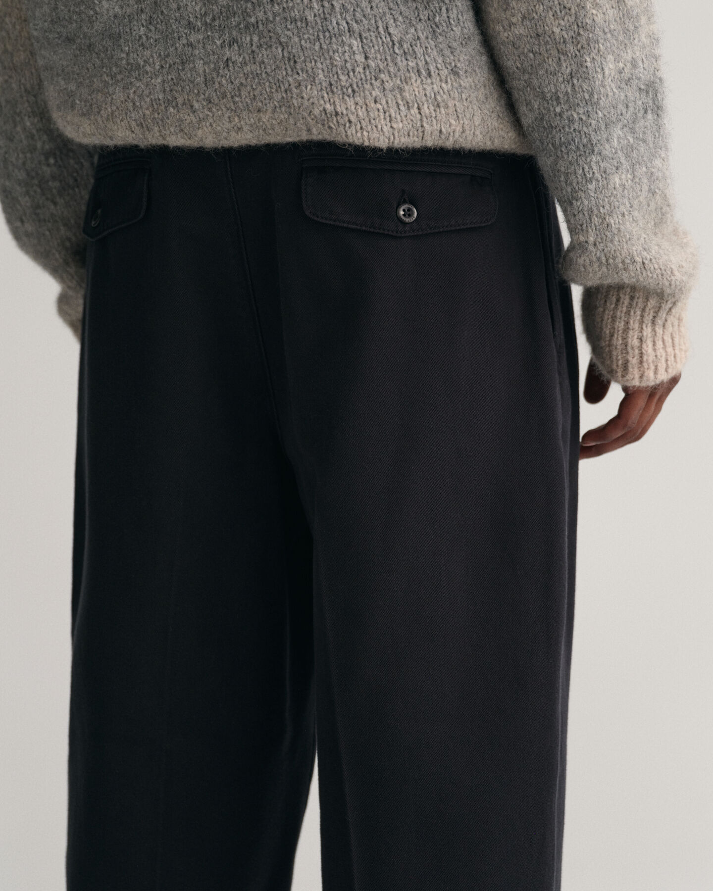 Pantaloni chino in twill con pinces