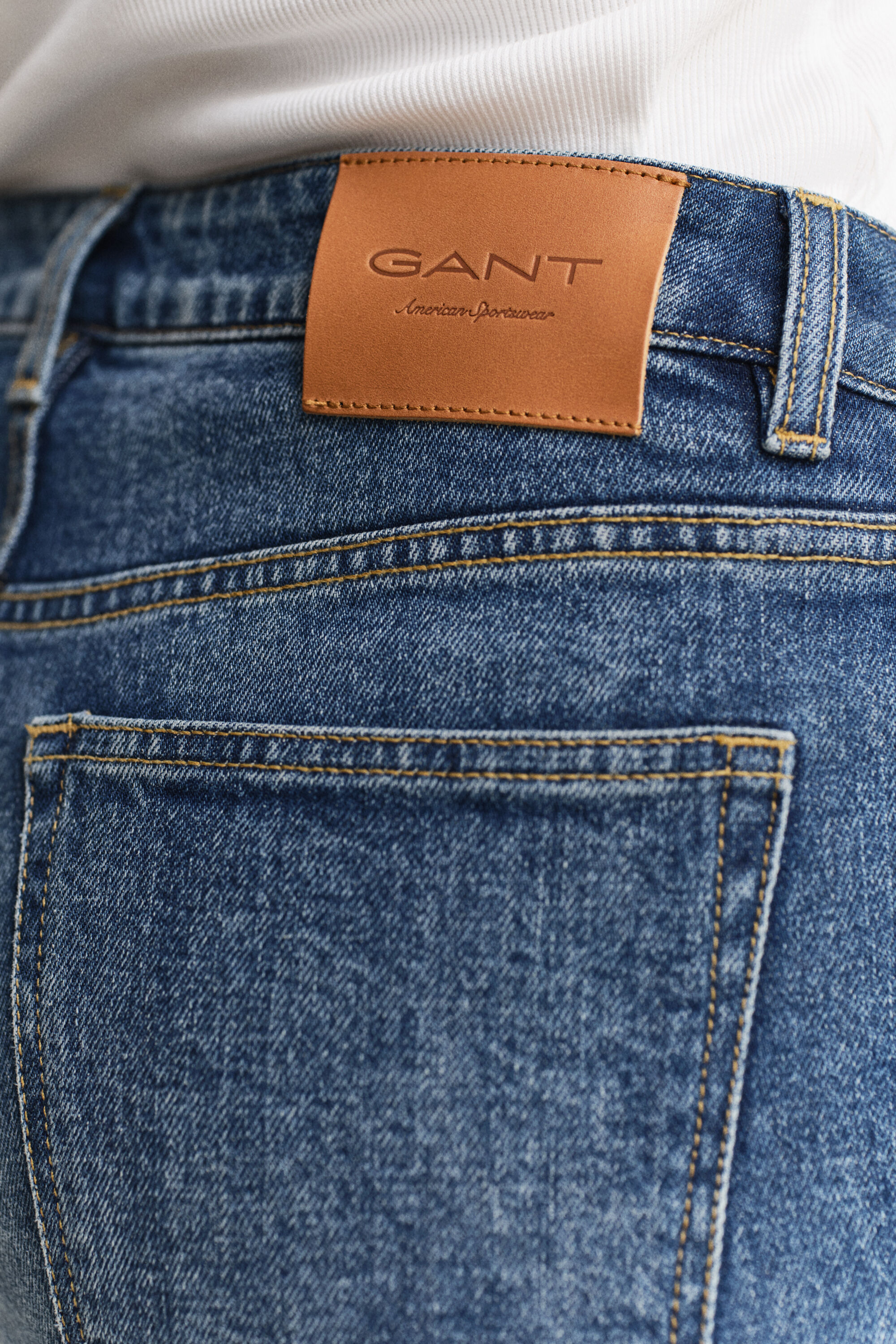 Jeans elasticizzati con gamba dritta