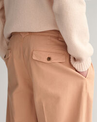 Pantaloni chino in twill con pinces