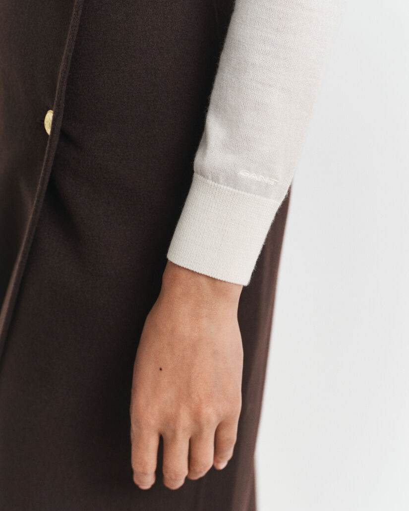 Maglia a collo alto in finissima lana merino