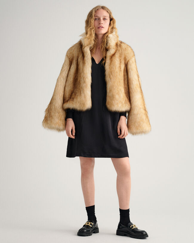 Abito con colletto alla coreana