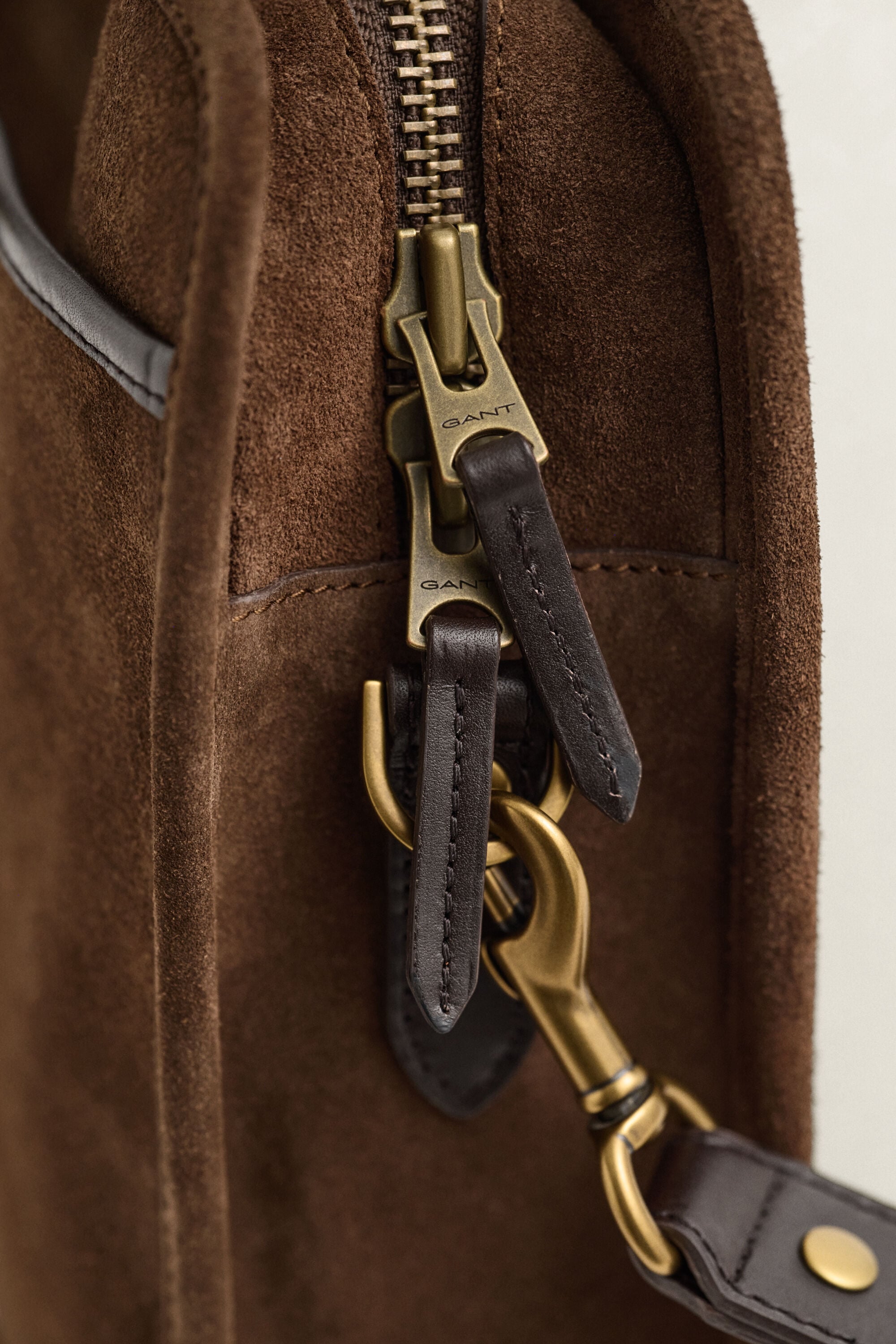 Borsa Commuter in camoscio