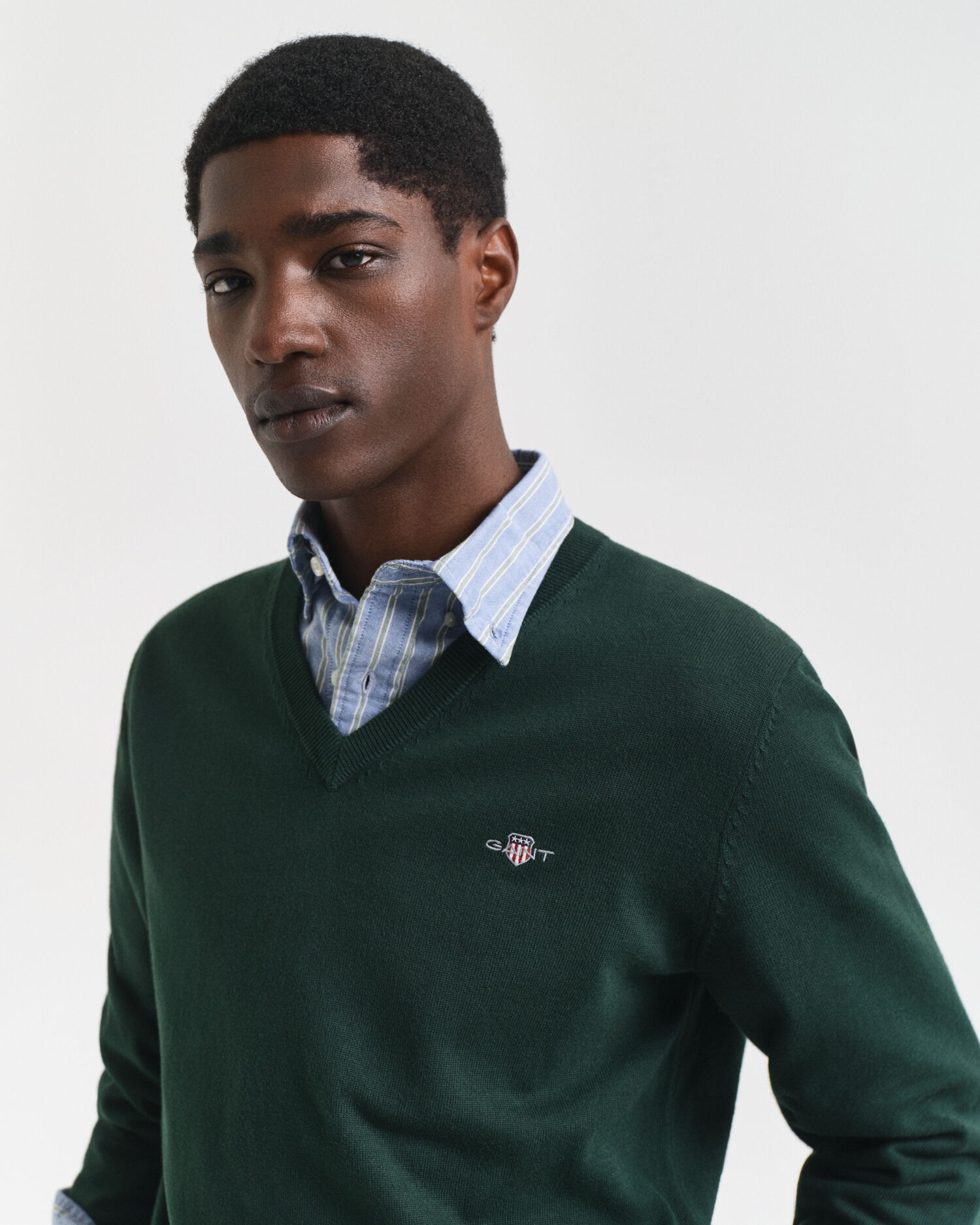 Maglia in cotone con scollo a V classico