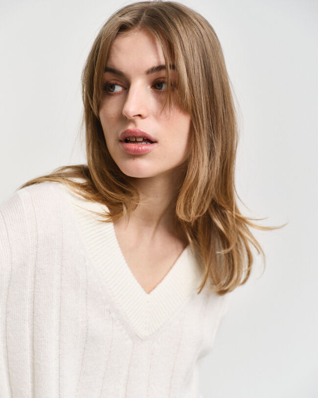 Maglia con scollo a V a coste larghe in lana