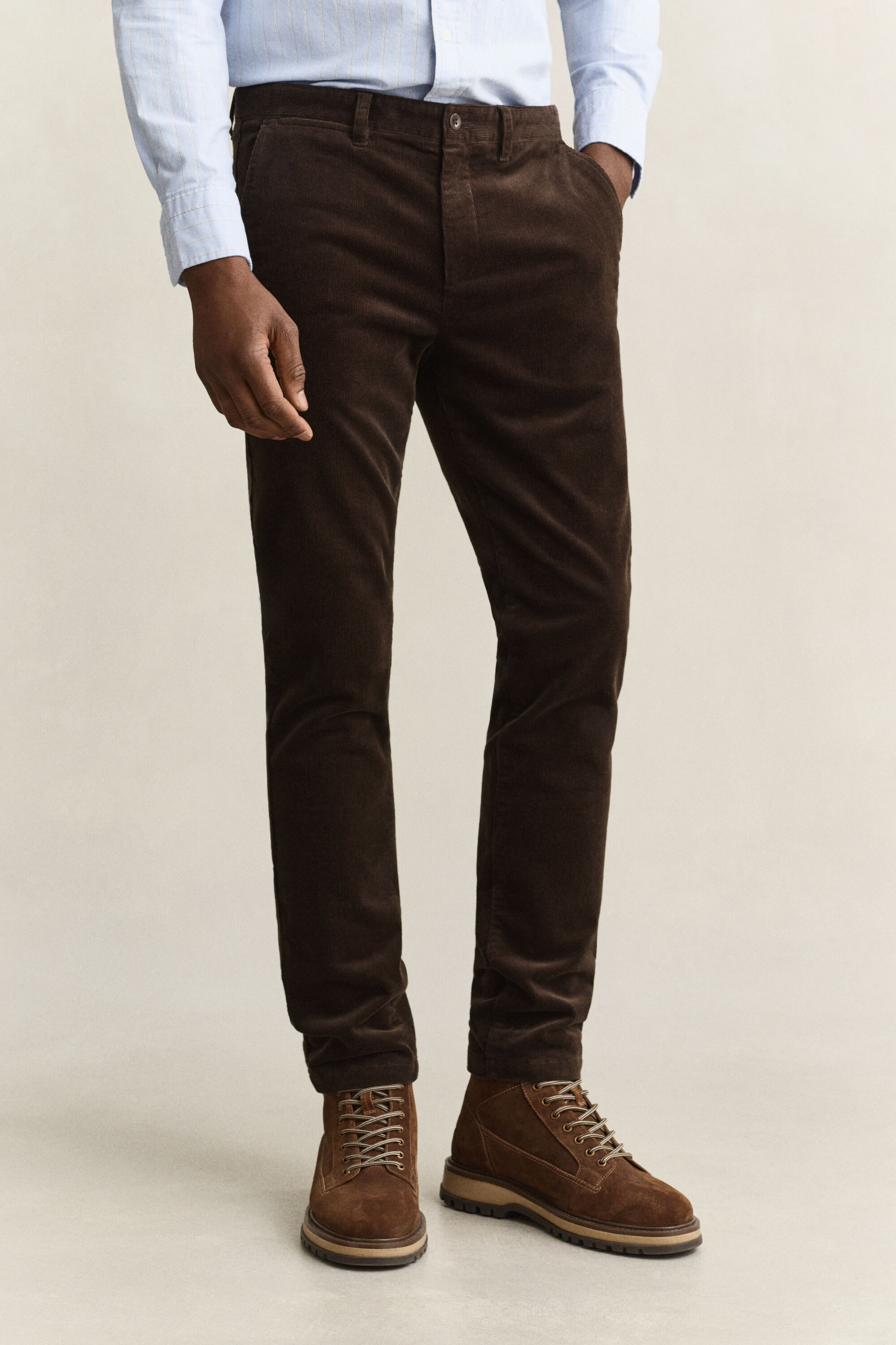 Pantaloni chino in velluto a coste slim