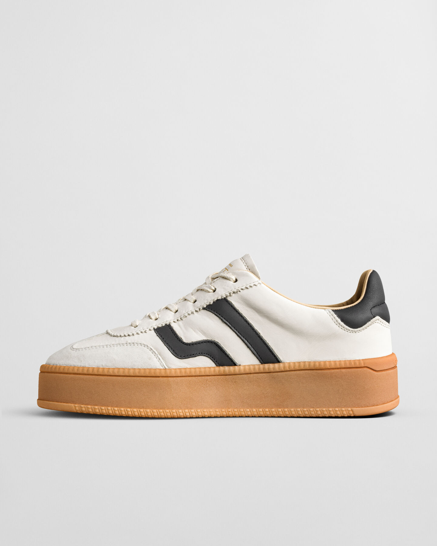 Sneakers Cuzmani in camoscio