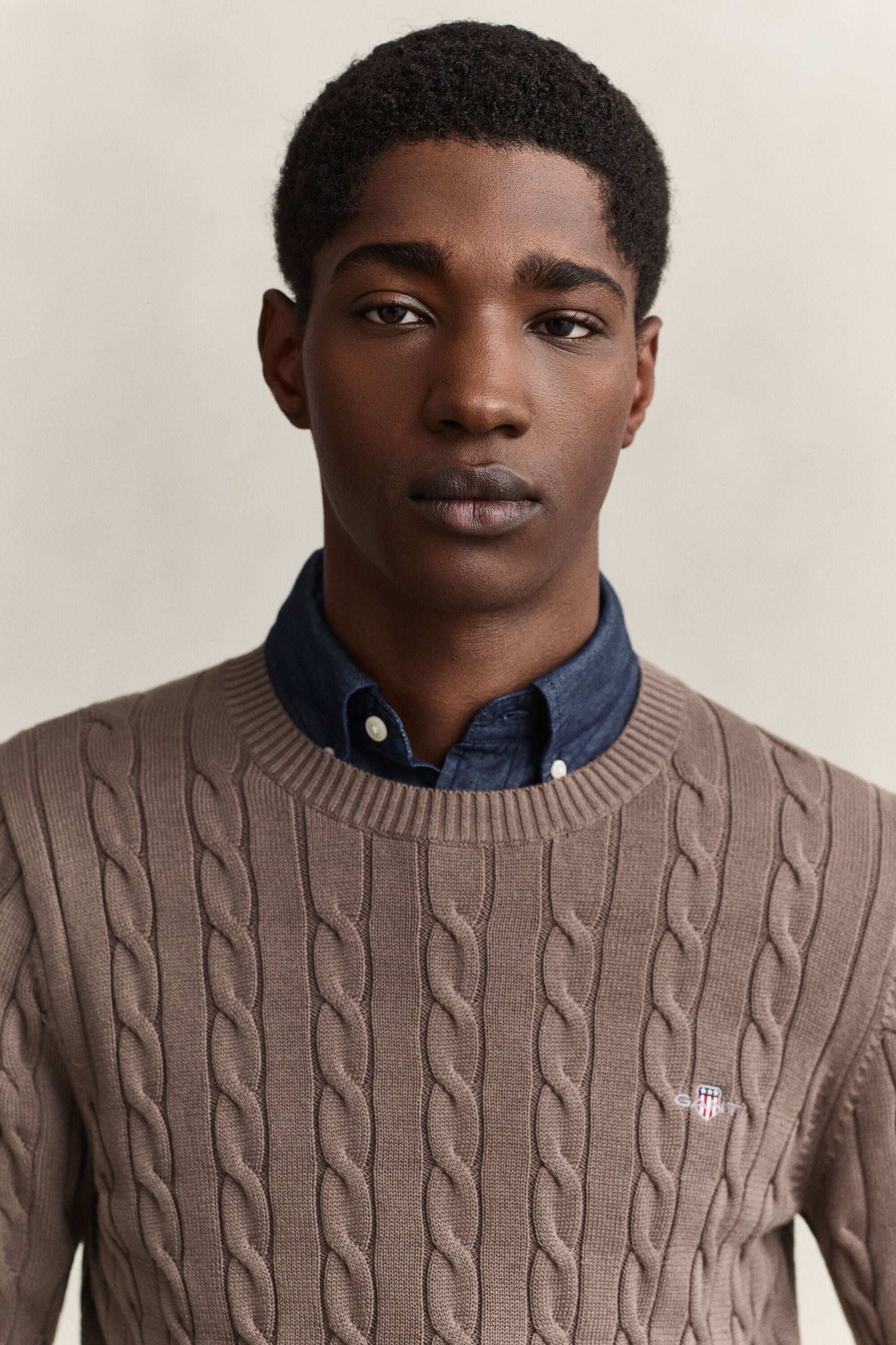 Maglia girocollo in cotone a trecce
