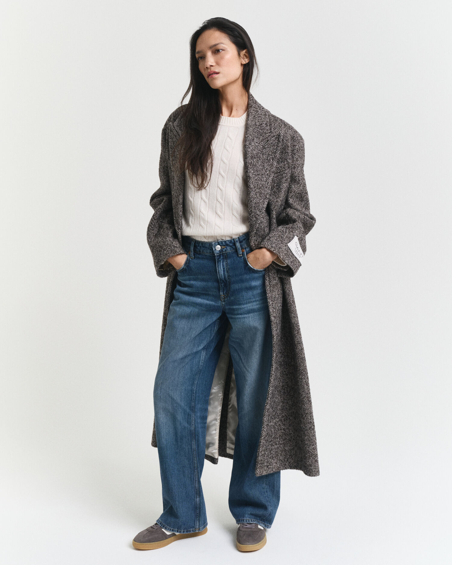 Maglia girocollo a trecce in lana d’agnello