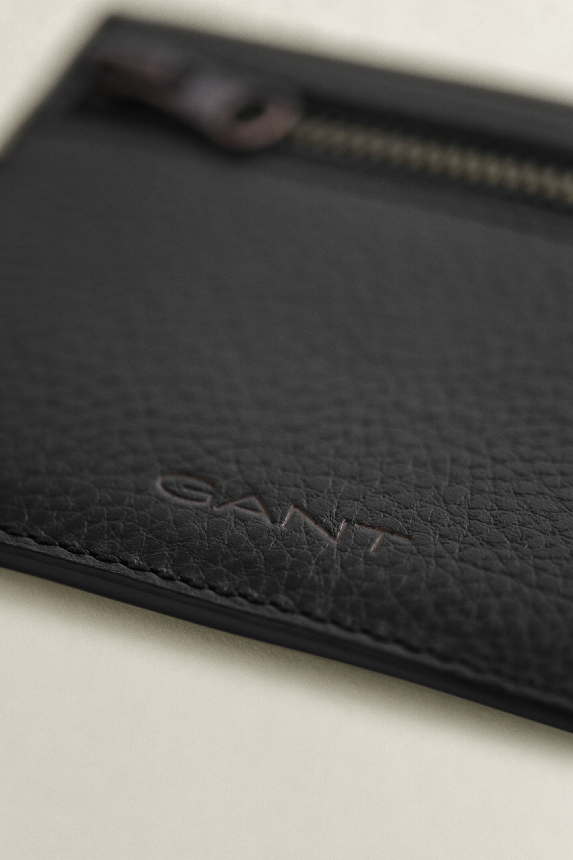 Portatessere in pelle martellata