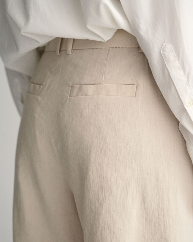 Pantaloncini sartoriali in lino elasticizzati