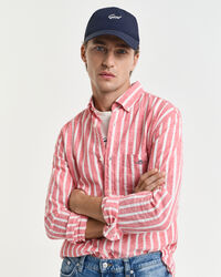 Cappellino effetto stropicciato con grafica piccola