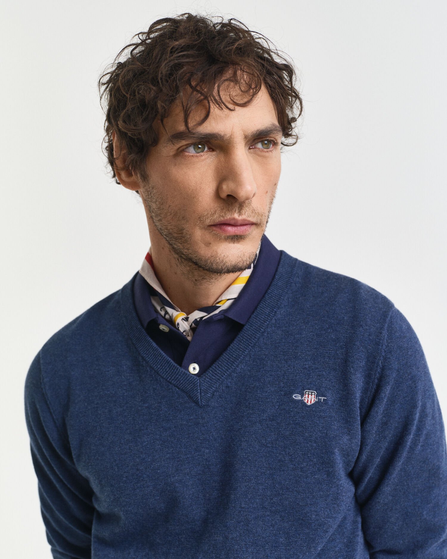 Maglia in cotone con scollo a V classico