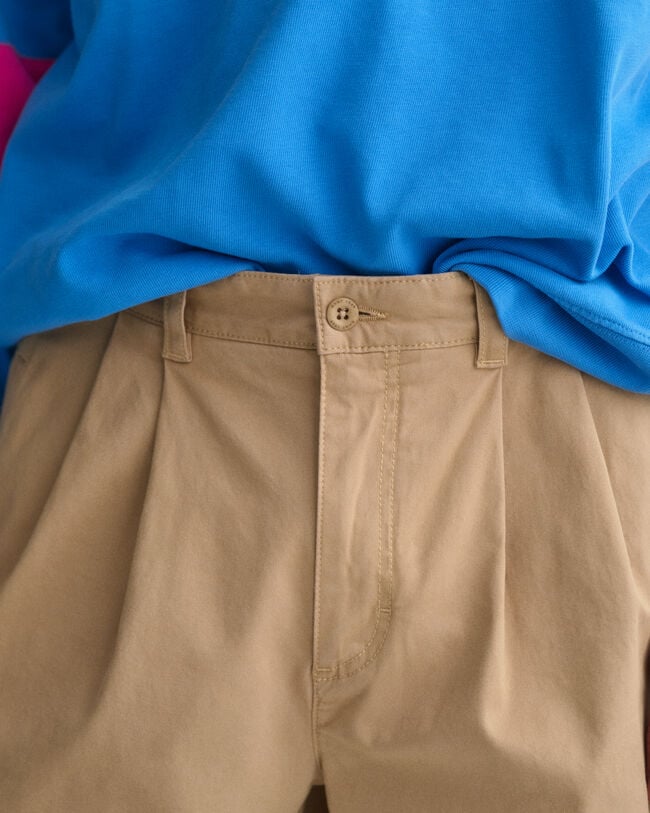 Pantaloncini con pinces relaxed fit