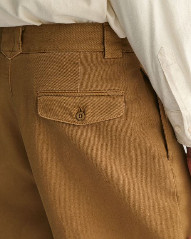 Pantaloni chino in twill con pinces