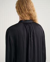 Abito con colletto alla coreana