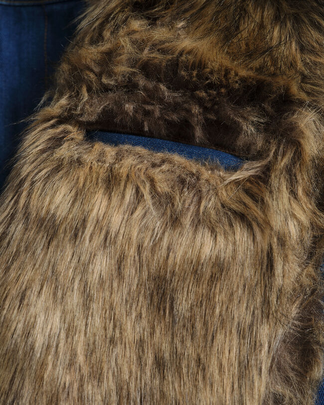 Giacca di jeans Wrangler x GANT con pelliccia sintetica