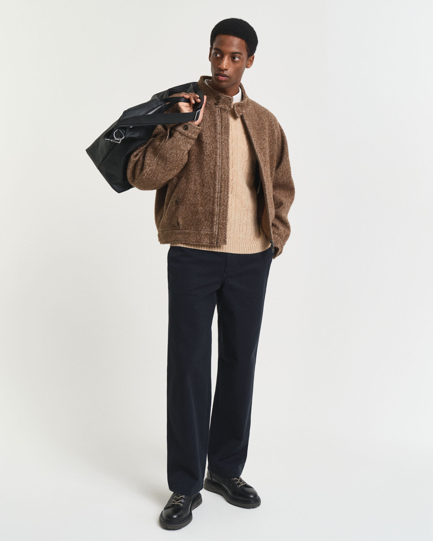 Maglia girocollo a trecce in lana d’agnello