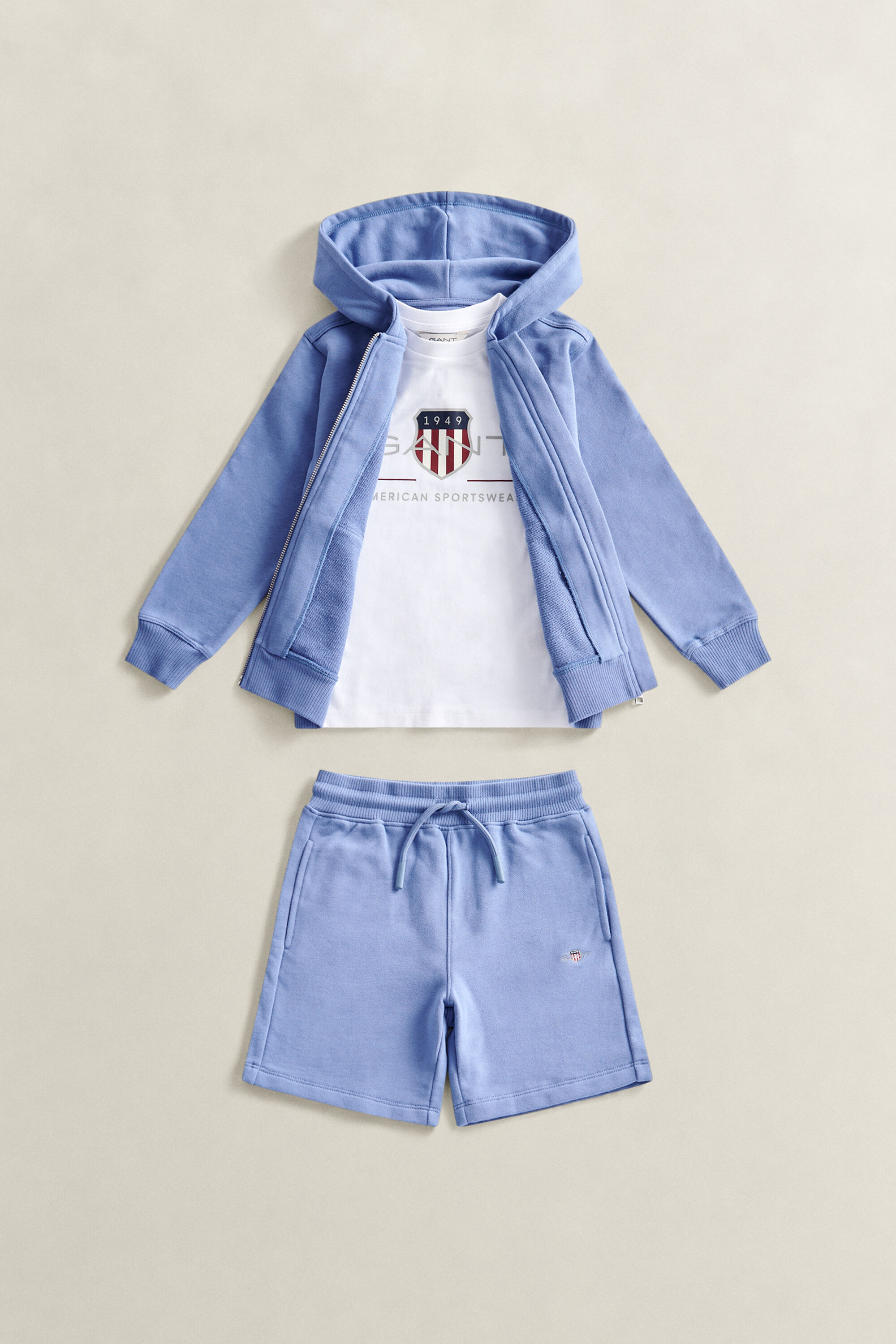 Set felpa, T-shirt e pantaloni della tuta Shield con zip Boys