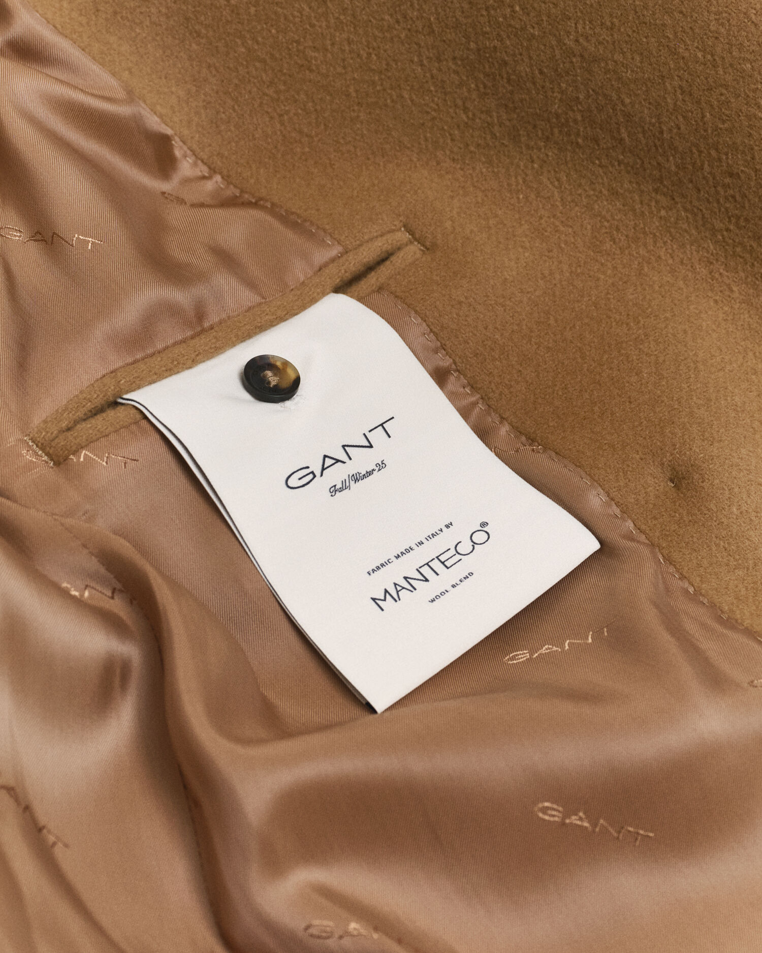 Cappotto di media lunghezza in lana