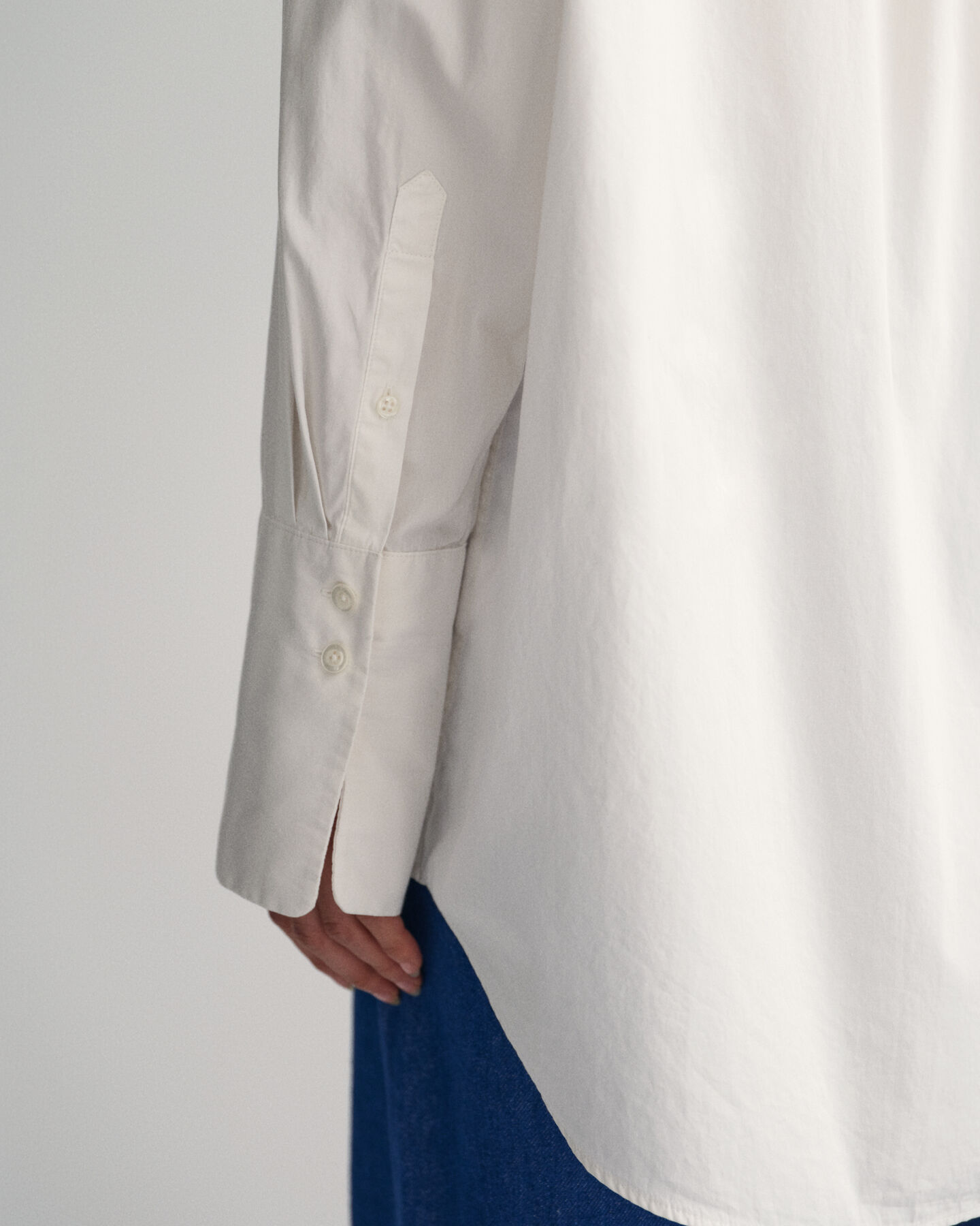 Camicia in popeline con polsini alti oversize