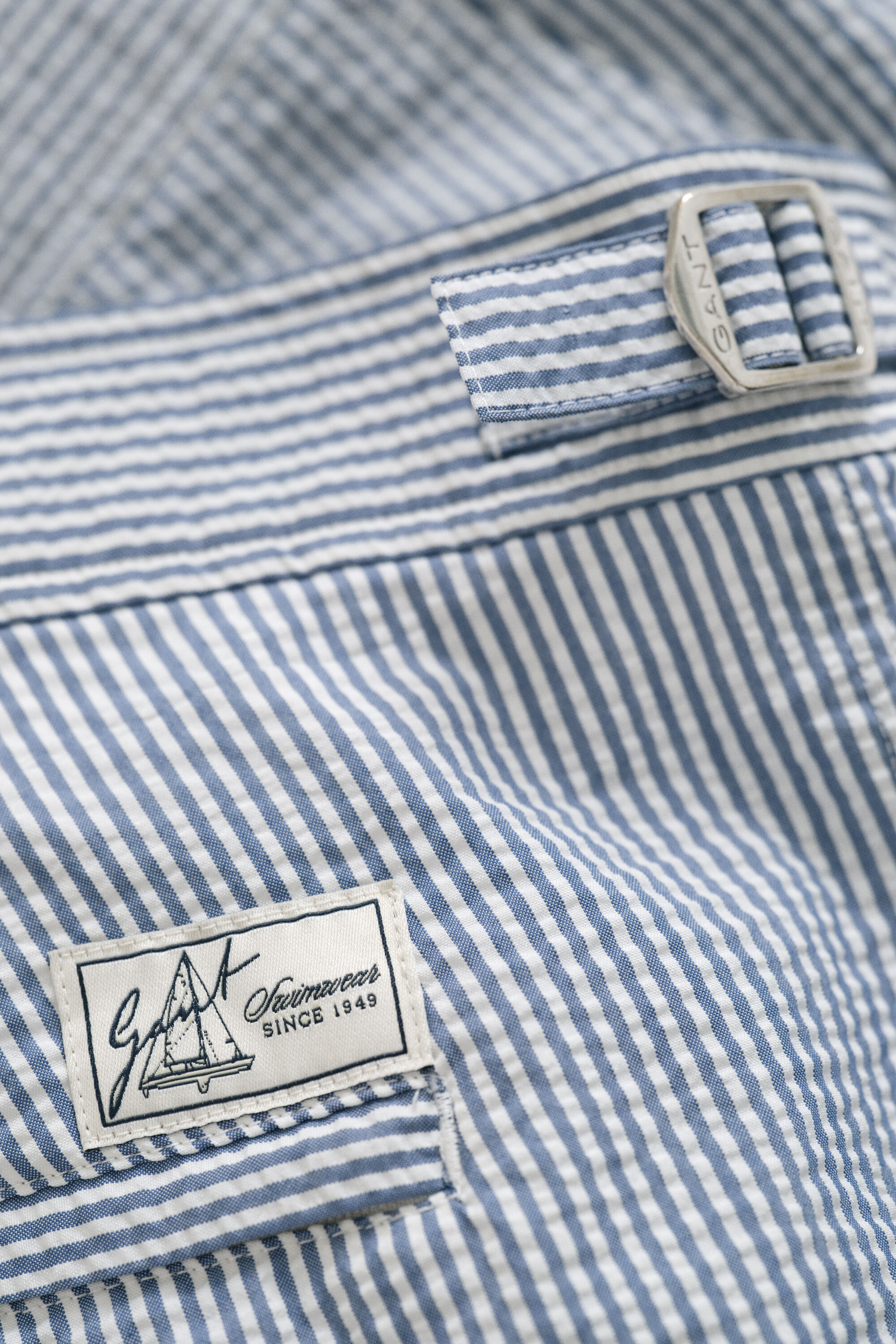 Pantaloncini da bagno in seersucker aderenti