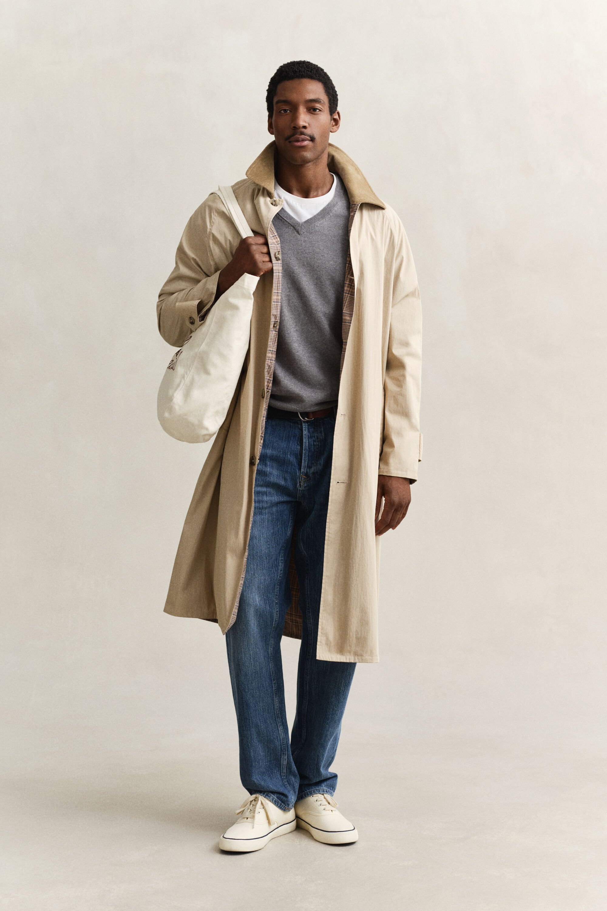 Maglia in cotone con scollo a V classico