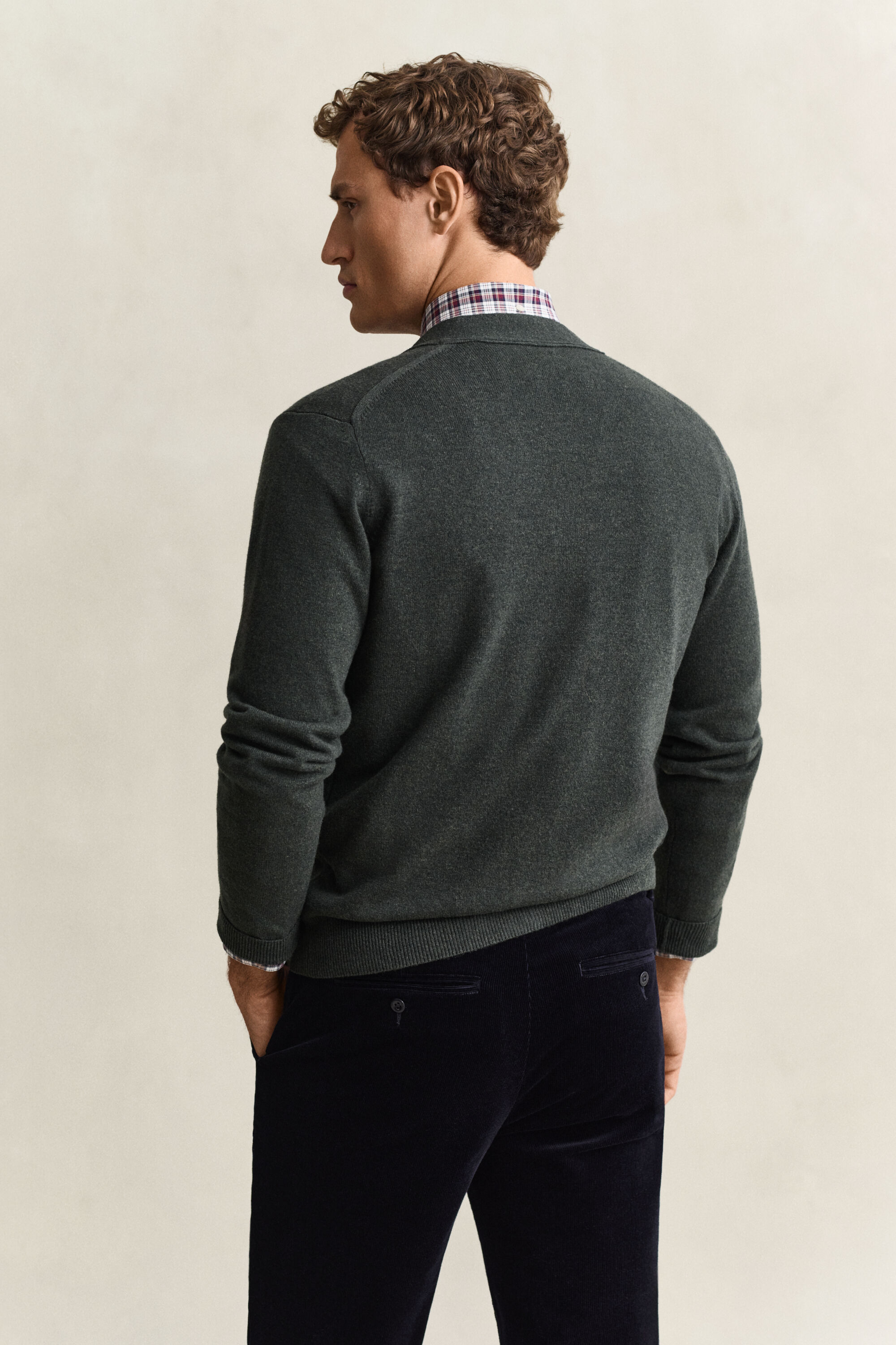 Cardigan con scollo a V in lana d’agnello