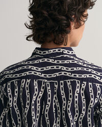 Camicia in voile di cotone con stampa a catena regular fit