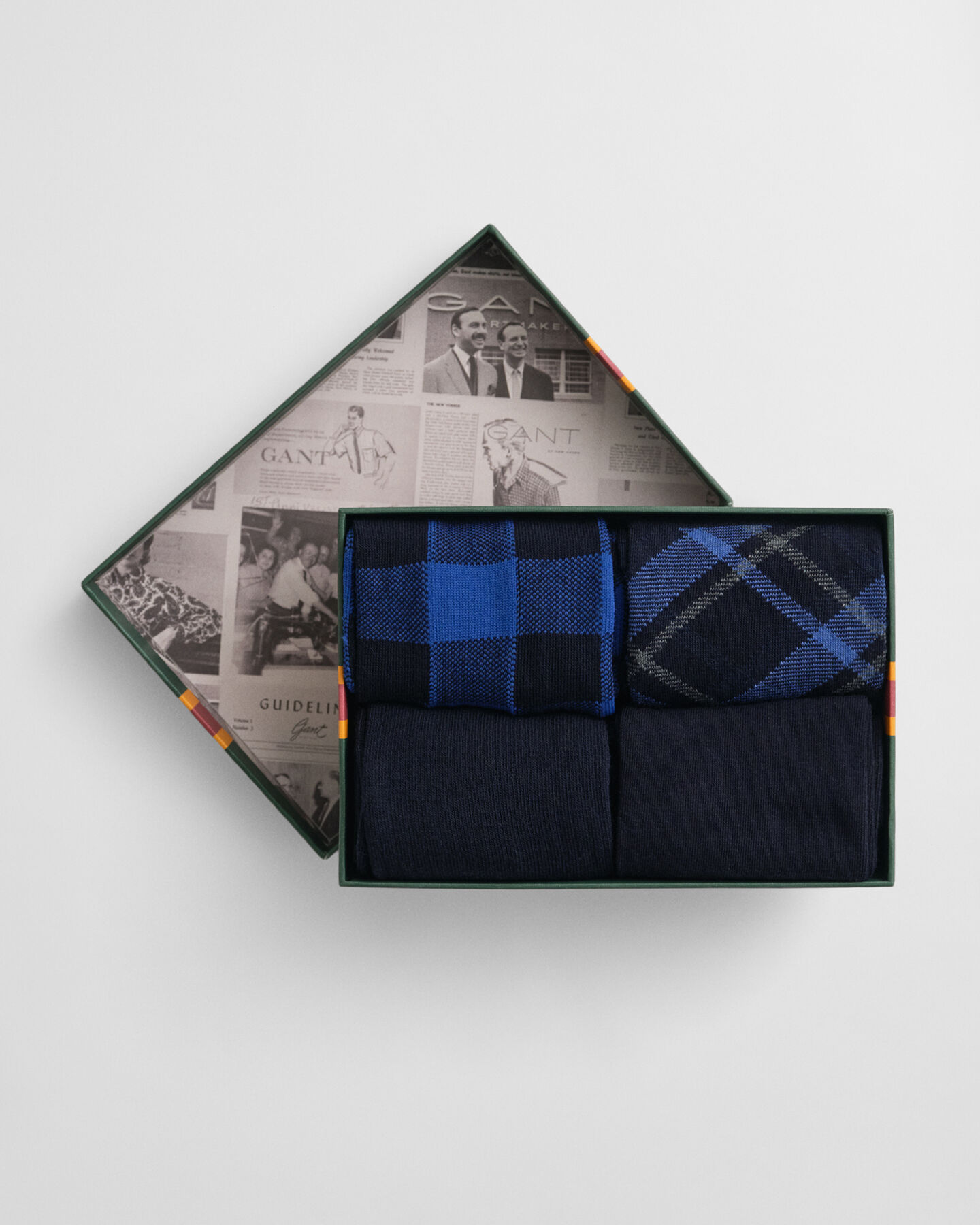 Confezione regalo da 4 paia di calzini a quadri e a tinta unita