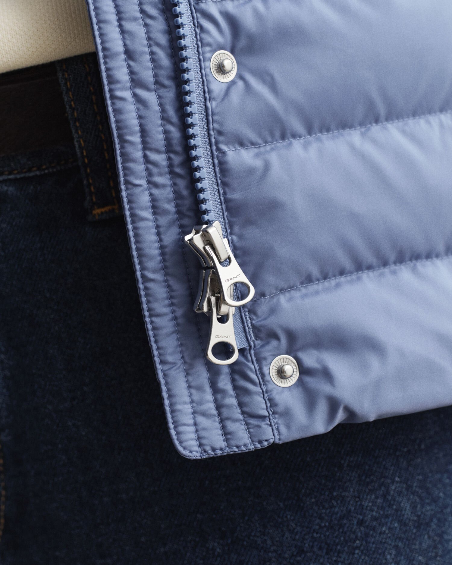 Smanicato leggero in piumino