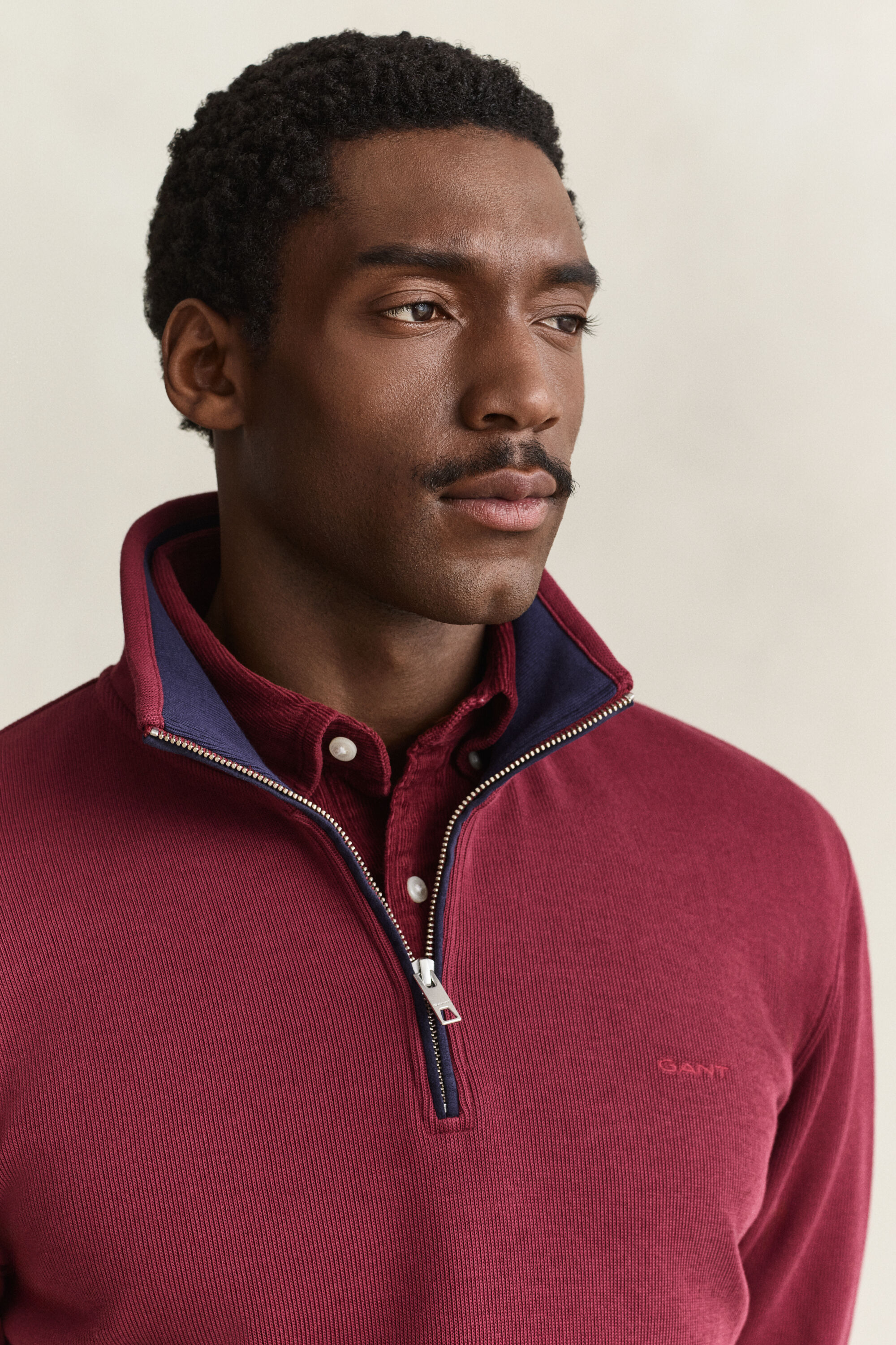 Felpa Sacker Rib con zip corta