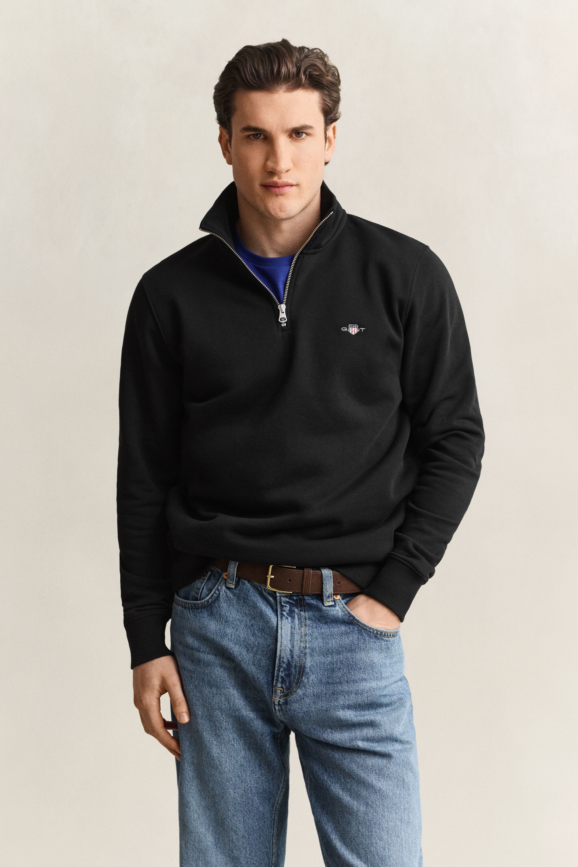 Felpa Shield con zip corta