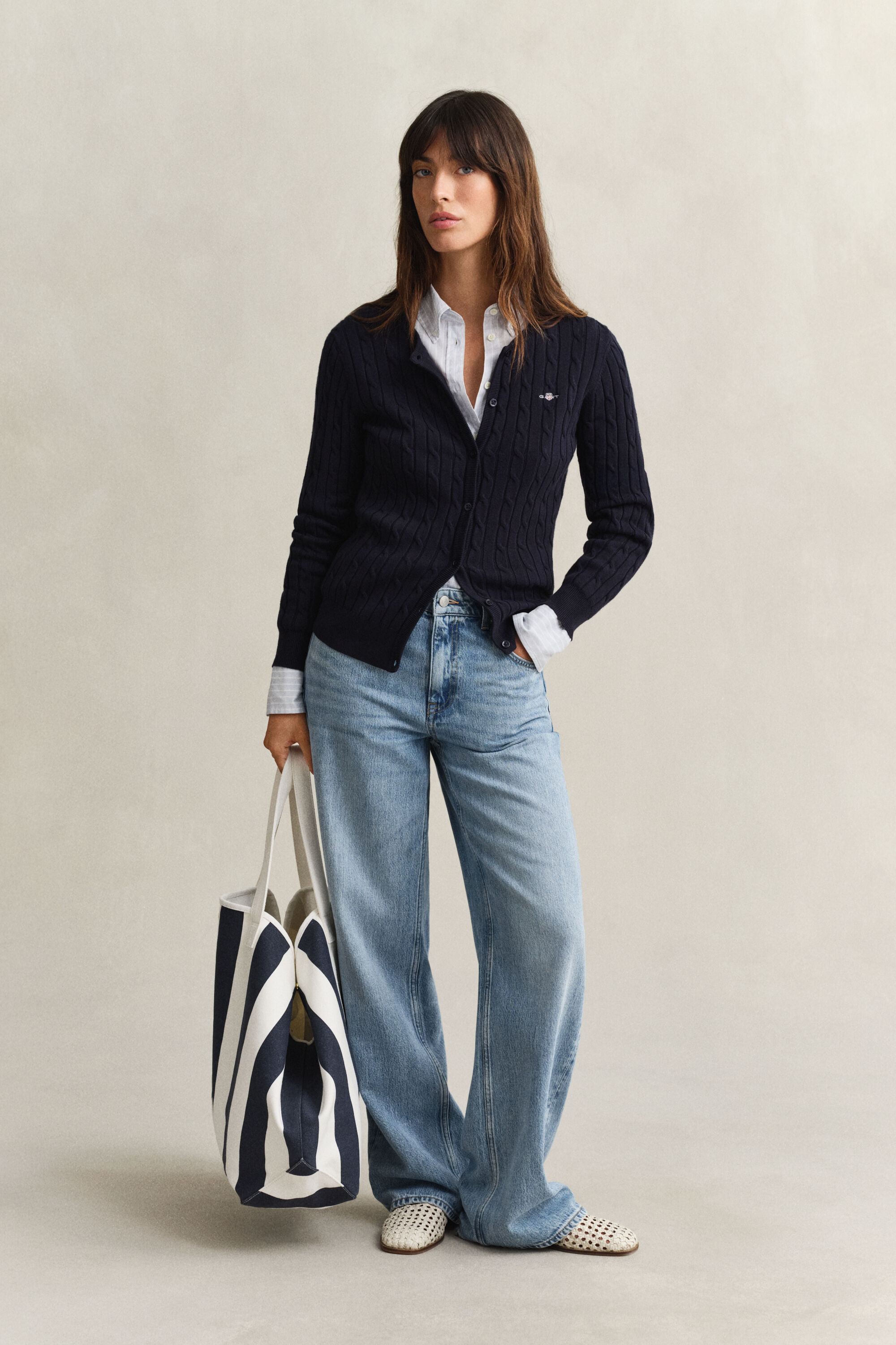 Cardigan in maglia con lavorazione a trecce