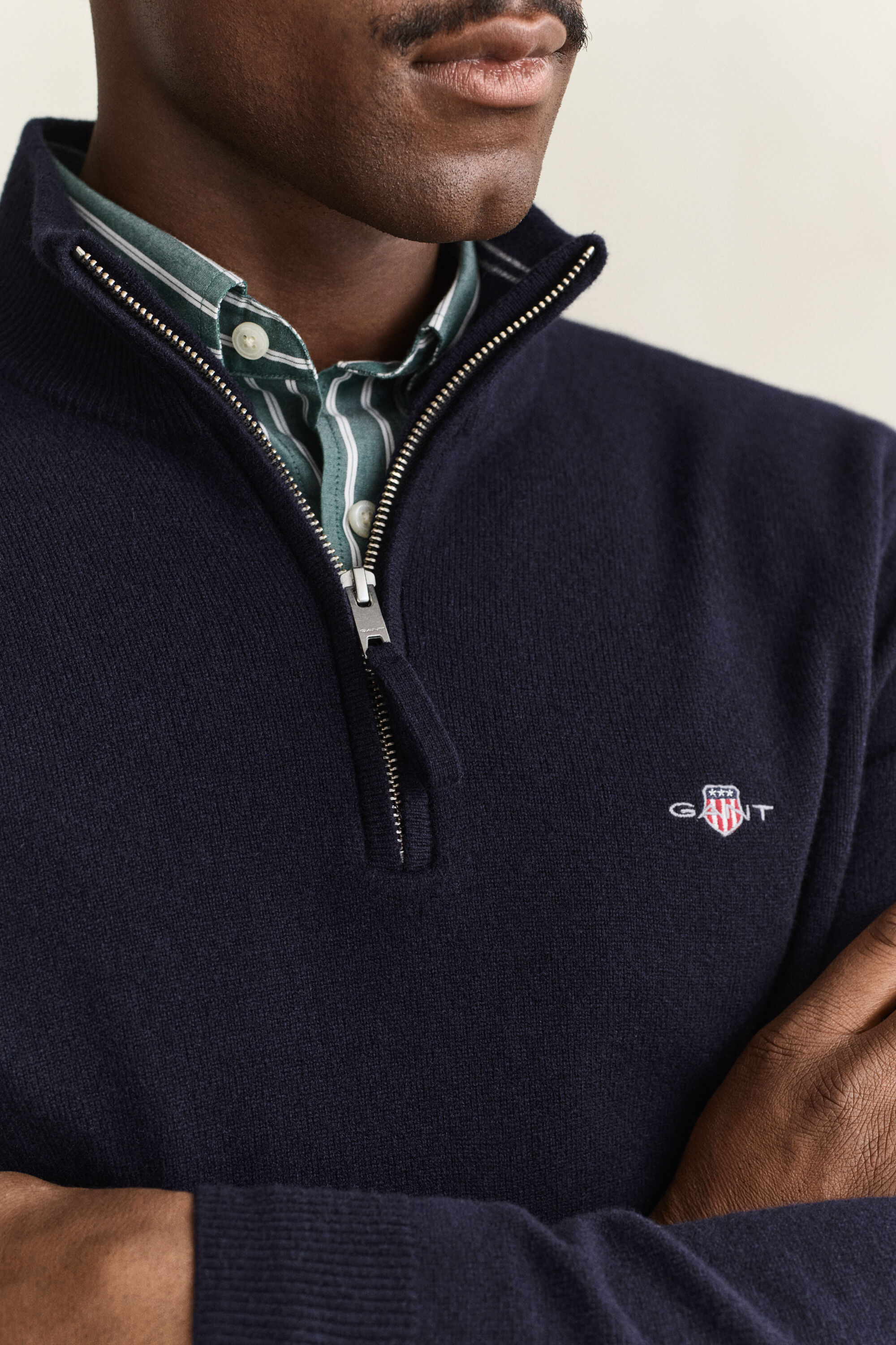 Maglia in lana d’agnello con zip corta