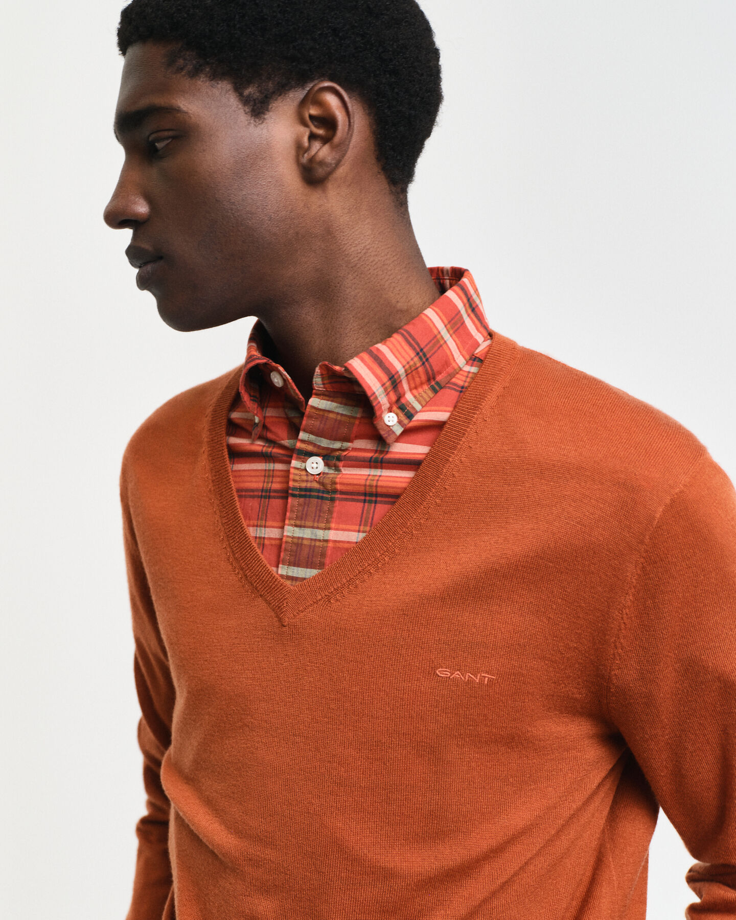 Maglia con scollo a V in finissima lana merino