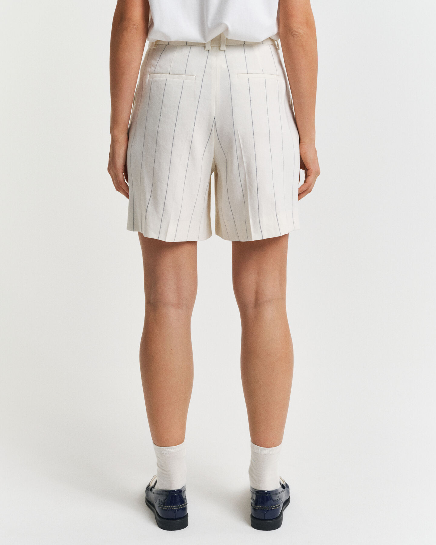 Pantaloncini di lino gessati