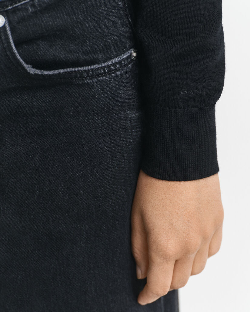 Maglia con scollo a V in finissima lana merino